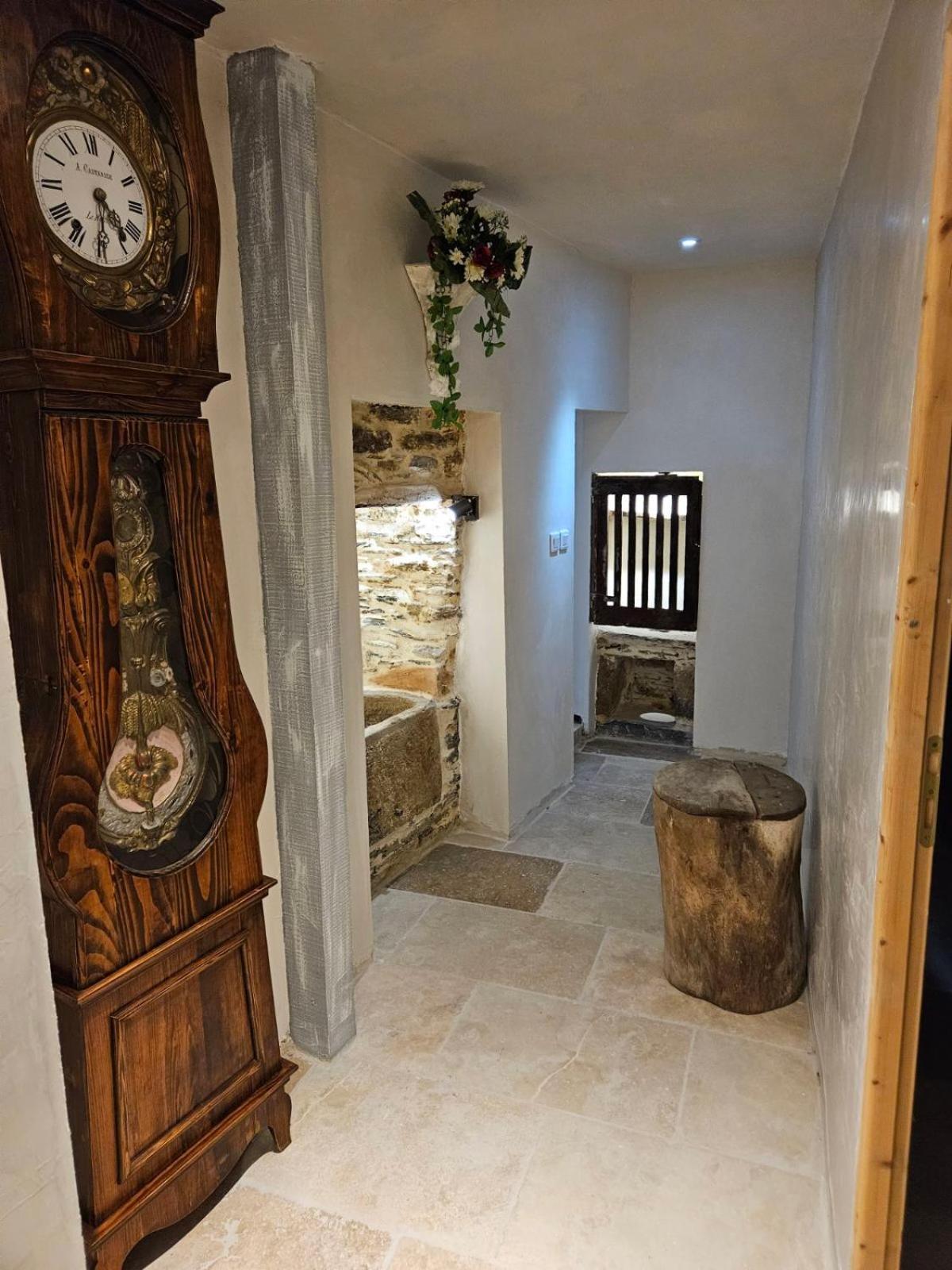 Appartamento Chez Maxime Fraissinet-de-Fourques Esterno foto